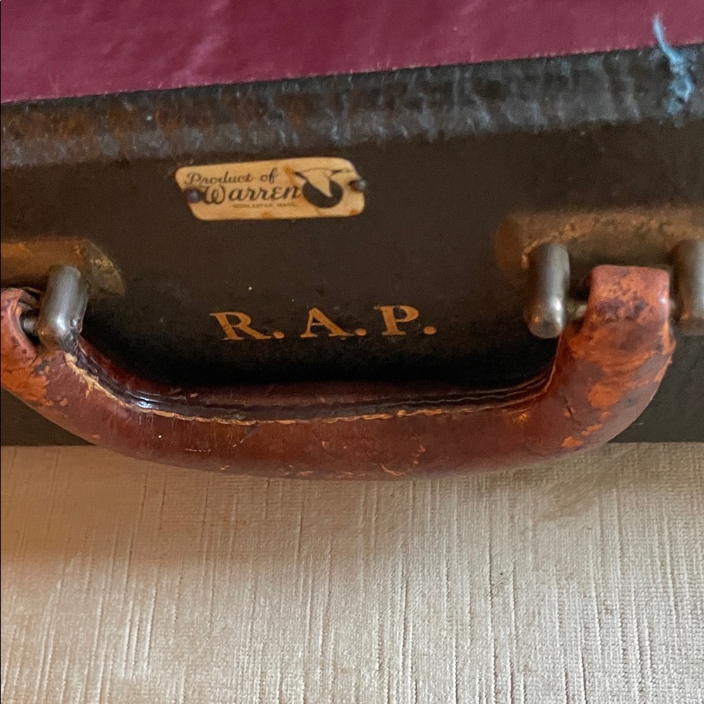 VINTAGE PRODUCT OF WARREN Suitcase 🧳 - Picture 14 of 15